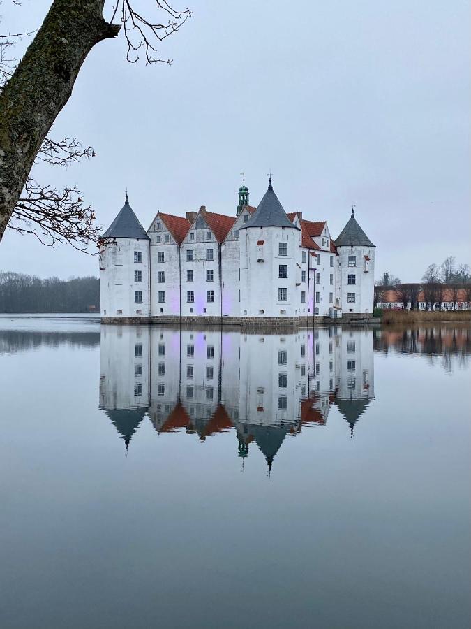 Zentrumsnahe Schoene Altbauwohnung Bis 4 Personen Flensburgo Esterno foto